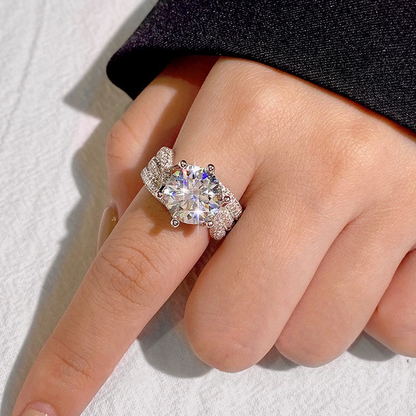 🚀 Must-Have丨CZTICLE™💍Magnetology Moissanite Diamond Ring💖LAST DAY SALE - 80% OFF | Experience the power of magnetic therapy, titanium, and moissanite to enhance wellness, support blood circulation, detoxify, and ignite fat burning. Limited time offer