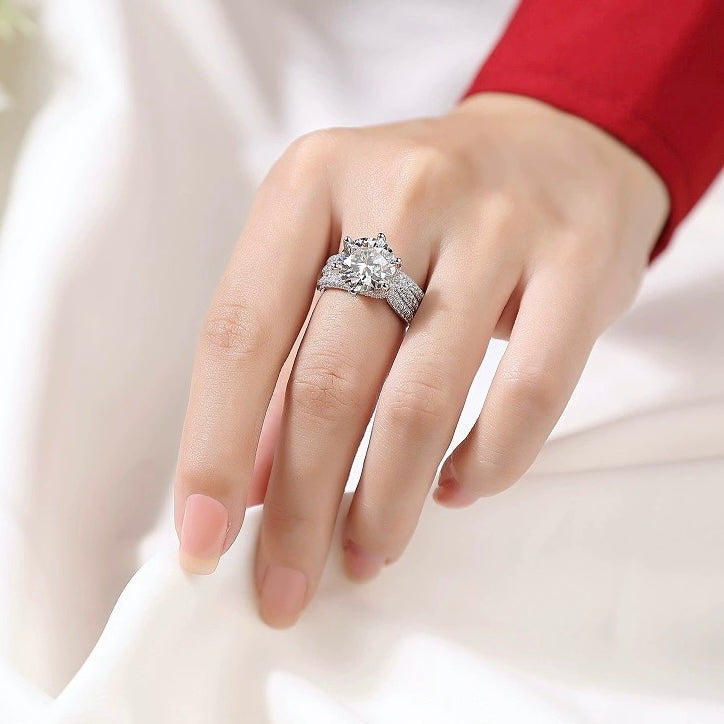 🚀 Must-Have丨CZTICLE™💍Magnetology Moissanite Diamond Ring💖LAST DAY SALE - 80% OFF | Experience the power of magnetic therapy, titanium, and moissanite to enhance wellness, support blood circulation, detoxify, and ignite fat burning. Limited time offer